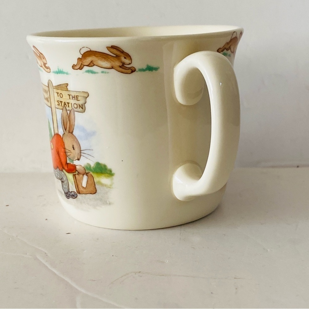 Bunnykins royal doulton 2 handled mug baby cup bunny to the town station - Picture 5 of 11